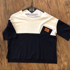 T-Shirt with front pocket